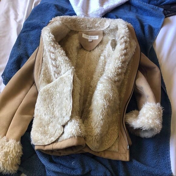 Liz Claiborne Faux Fur Trim Zip Jacket.Size MP - Picture 3 of 13
